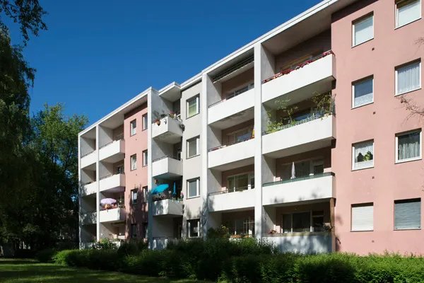 Gut geschnittene 2-Zimmer mit Balkon — photo 1